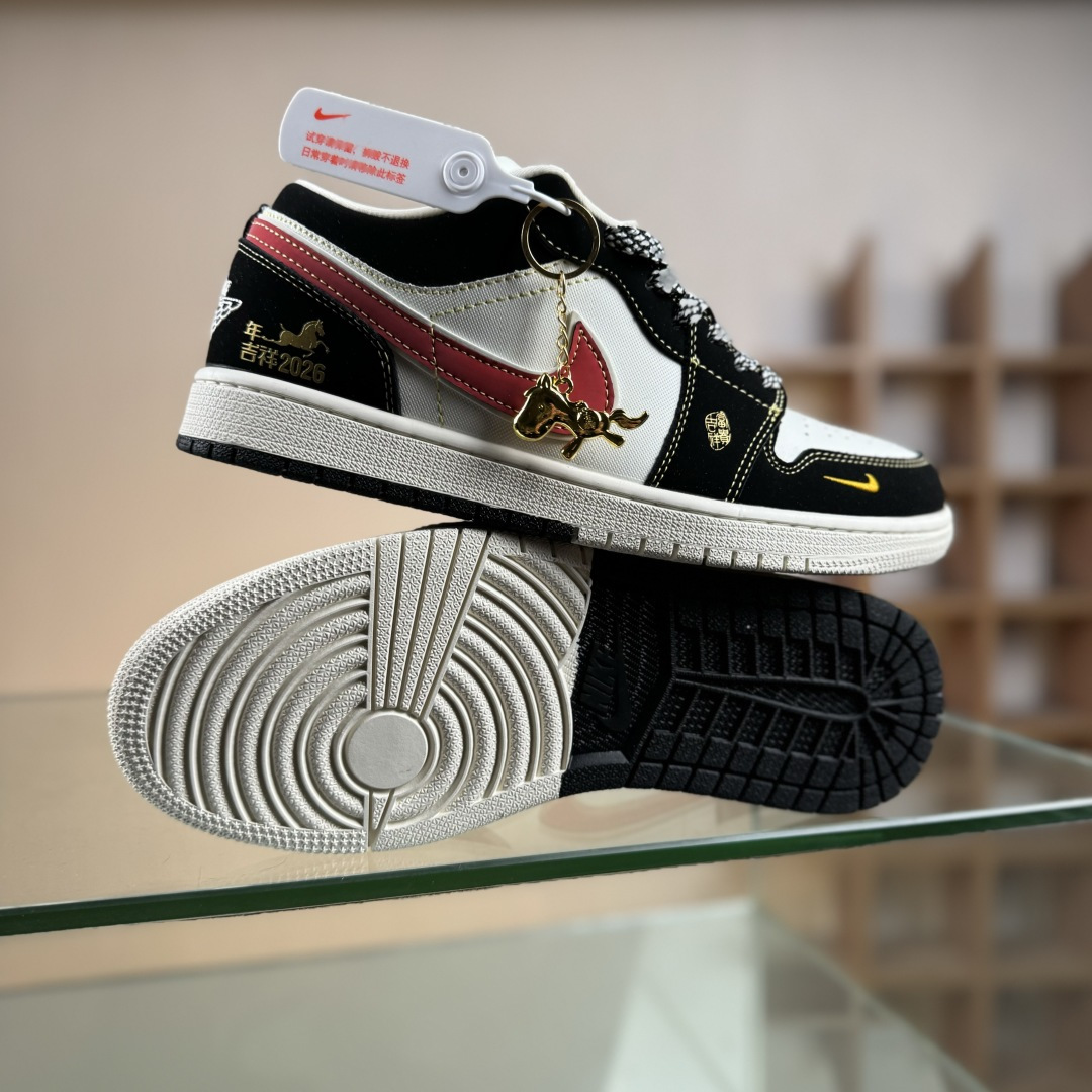 280 Nike Jordan Air Jordan 1“ 马年限定——黑红金标” 高端定制 低帮 复古 减震 防滑 耐磨 篮球鞋 LL8888-002-Chinese UA Cheap High Quatity Brand Clothes Bags handbags Sneakers wholesale wholesaler seller from China Factory suppliers Fashion Clothing Shoes best Quality Beautiful Price 280 Nike Jordan Air Jordan 1“ 马年限定——黑红金标” 高端定制 低帮 复古 减震 防滑 耐磨 篮球鞋 LL8888-002