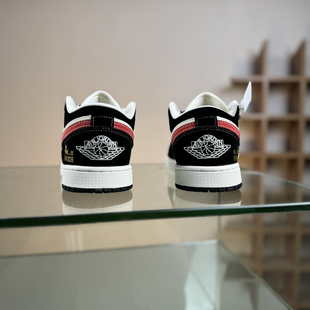 280 Nike Jordan Air Jordan 1“ 马年限定——黑红金标” 高端定制 低帮 复古 减震 防滑 耐磨 篮球鞋 LL8888-002-Chinese UA Cheap High Quatity Brand Clothes Bags handbags Sneakers wholesale wholesaler seller from China Factory suppliers Fashion Clothing Shoes best Quality Beautiful Price 280 Nike Jordan Air Jordan 1“ 马年限定——黑红金标” 高端定制 低帮 复古 减震 防滑 耐磨 篮球鞋 LL8888-002