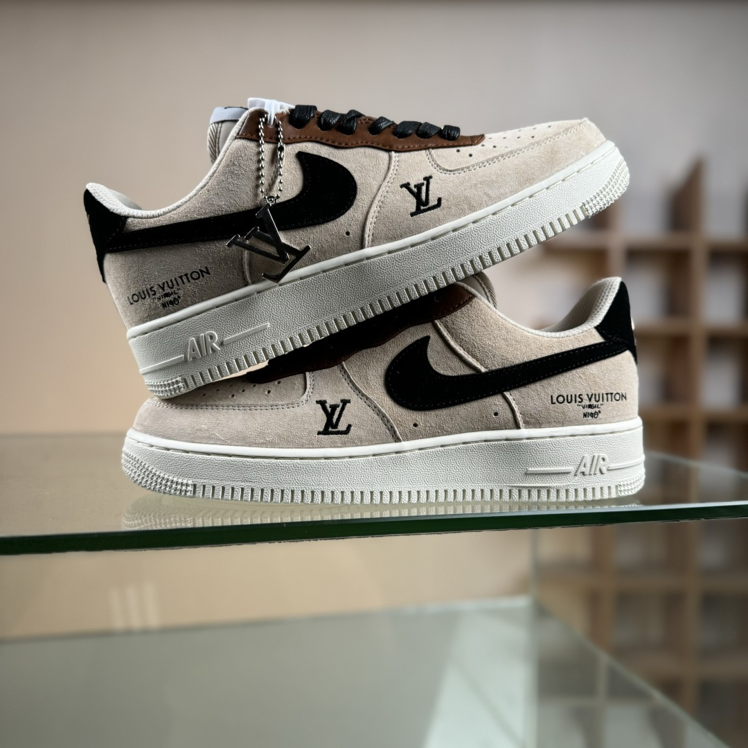 NIke Air Force 1 '07 Low “LV联名--奶茶焦糖” 空军一号低帮 运动鞋 休闲鞋 FQ3546-100 NIke Air Force 1 '07 Low “LV联名--奶茶焦糖” 空军一号低帮 运动鞋 休闲鞋 FQ3546-100