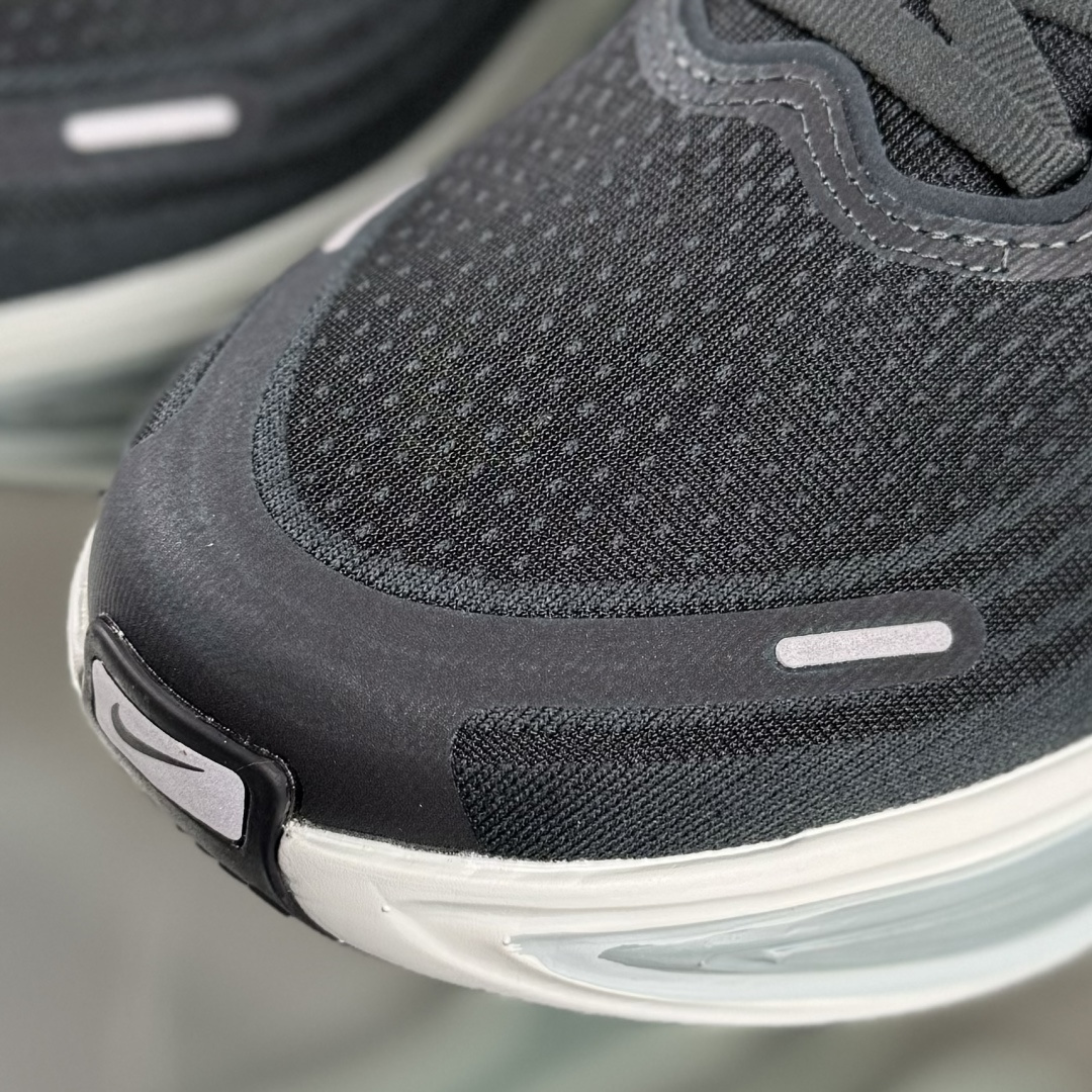 J版 Nike Air Zoom Vomero Plus 耐克网面厚底气垫跑鞋 HV8150-300 J版 Nike Air Zoom Vomero Plus 耐克网面厚底气垫跑鞋 HV8150-300