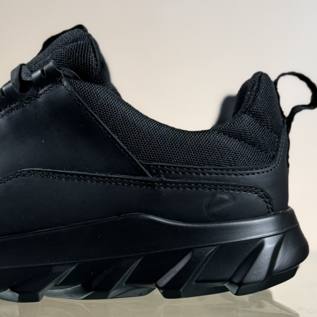 爱步/ECCO Mx Low Gore-tex 驱动系列低帮徒步户外露营百搭休闲运动鞋