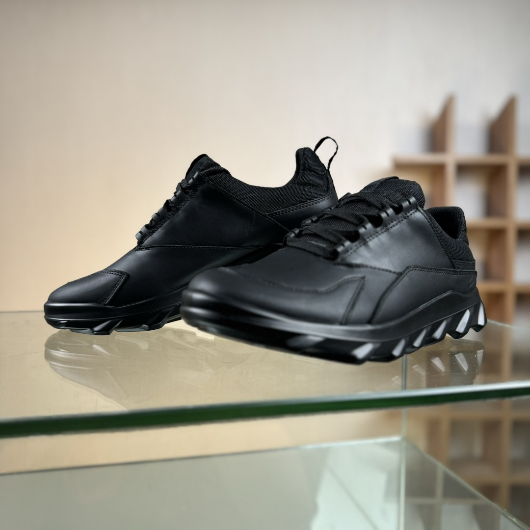 爱步/ECCO Mx Low Gore-tex 驱动系列低帮徒步户外露营百搭休闲运动鞋