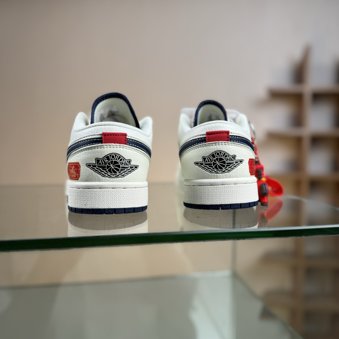 Nike Jordan Air Jordan 1“ 马年限定——米黑双拼底” 高端定制 低帮 FC7688-198 Nike Jordan Air Jordan 1“ 马年限定——米黑双拼底” 高端定制 低帮 FC7688-198