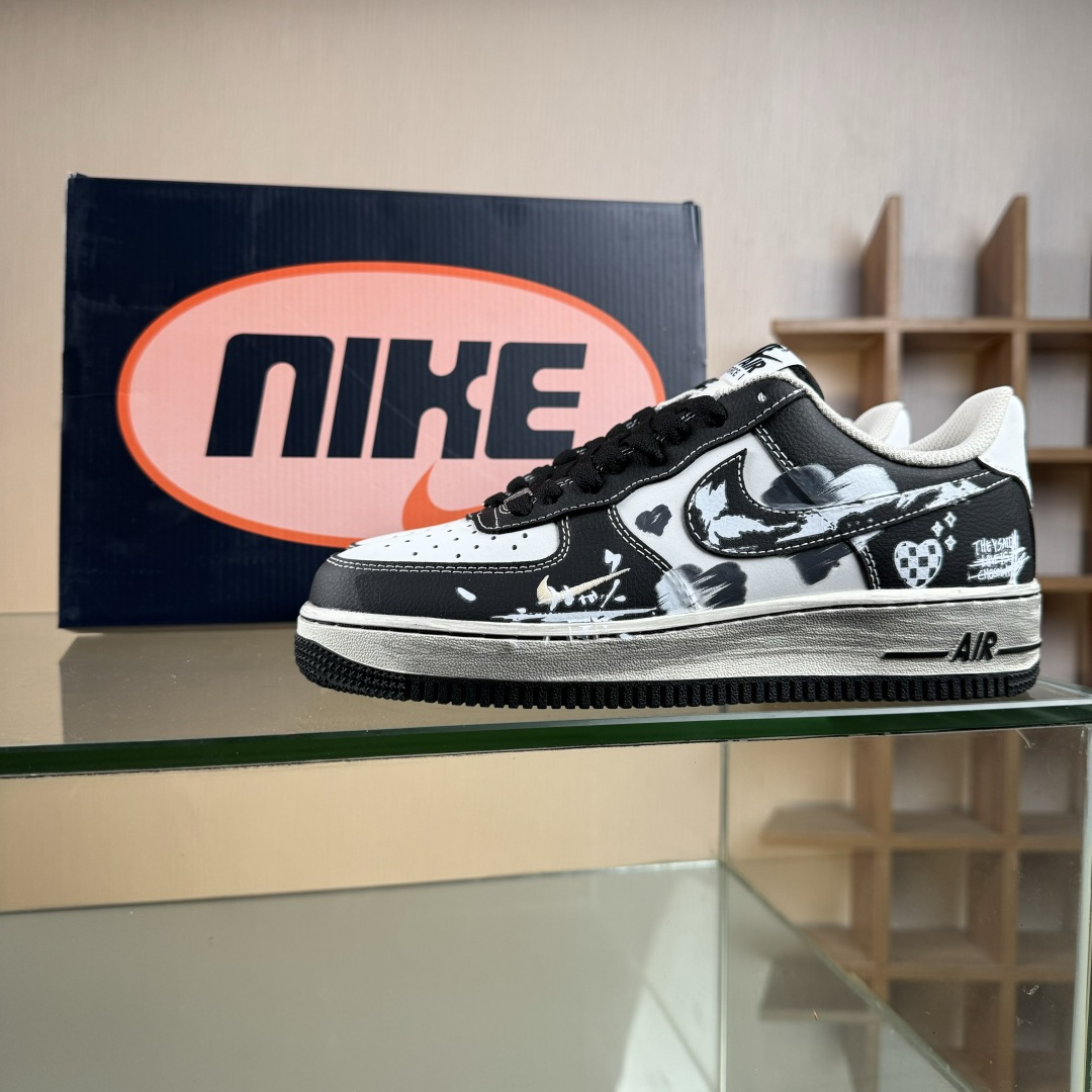 手绘涂鸦“涂鸦心跳”Nike Air Force 1 “Graffiti Heartbeat”空军一号定制板鞋 DB3301-808 手绘涂鸦“涂鸦心跳”Nike Air Force 1 “Graffiti Heartbeat”空军一号定制板鞋 DB3301-808