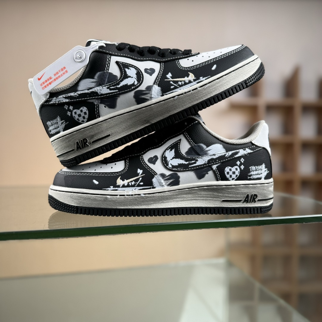 手绘涂鸦“涂鸦心跳”Nike Air Force 1 “Graffiti Heartbeat”空军一号定制板鞋 DB3301-808 手绘涂鸦“涂鸦心跳”Nike Air Force 1 “Graffiti Heartbeat”空军一号定制板鞋 DB3301-808