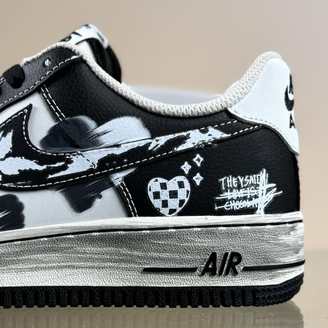 手绘涂鸦“涂鸦心跳”Nike Air Force 1 “Graffiti Heartbeat”空军一号定制板鞋 DB3301-808 手绘涂鸦“涂鸦心跳”Nike Air Force 1 “Graffiti Heartbeat”空军一号定制板鞋 DB3301-808