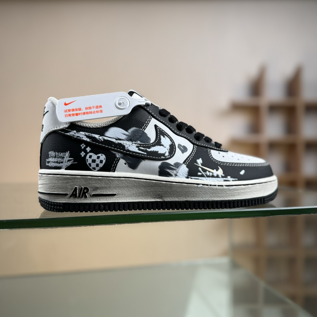 手绘涂鸦“涂鸦心跳”Nike Air Force 1 “Graffiti Heartbeat”空军一号定制板鞋 DB3301-808 手绘涂鸦“涂鸦心跳”Nike Air Force 1 “Graffiti Heartbeat”空军一号定制板鞋 DB3301-808