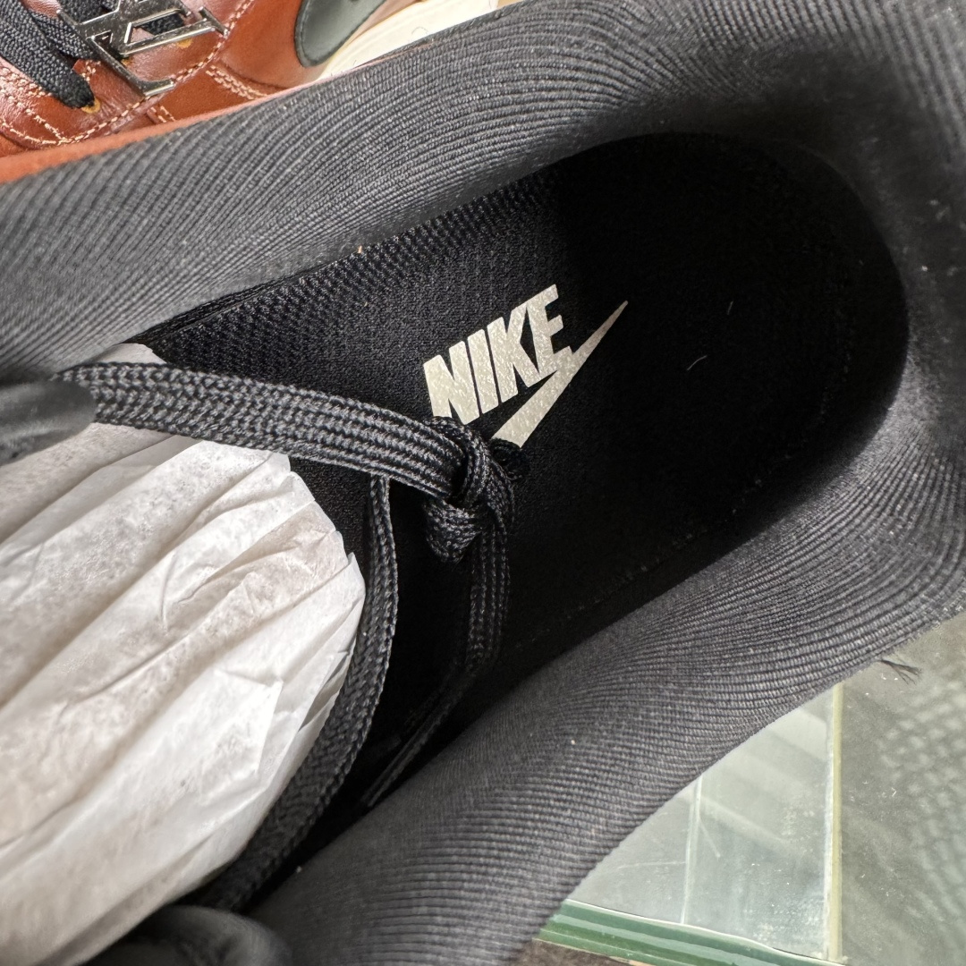 260 NIke Air Force 1 '07 Low “LV联名--棕黑白底” 空军一号低帮 DF0188-120-Chinese UA Cheap High Quatity Brand Clothes Bags handbags Sneakers wholesale wholesaler seller from China Factory suppliers Fashion Clothing Shoes best Quality Beautiful Price 260 NIke Air Force 1 '07 Low “LV联名--棕黑白底” 空军一号低帮 DF0188-120