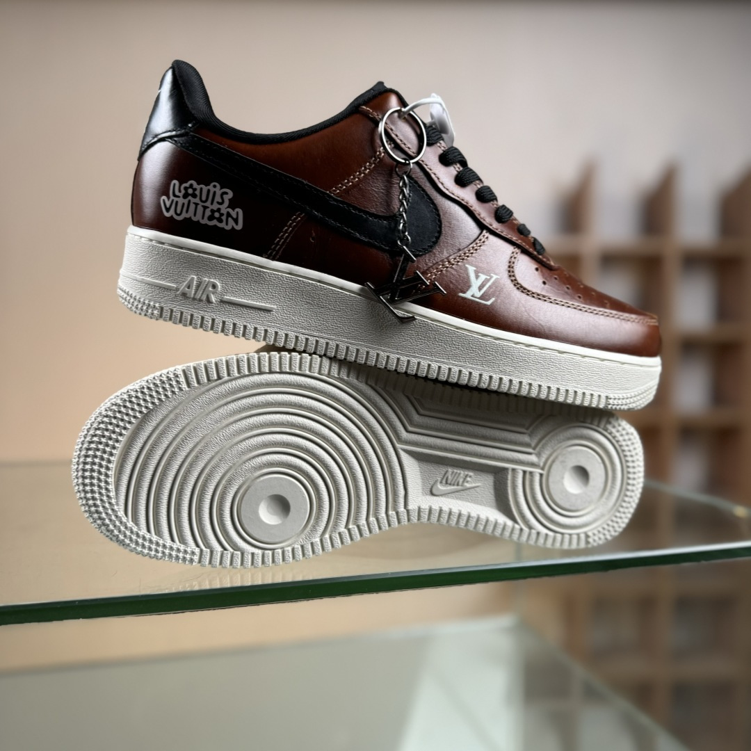 260 NIke Air Force 1 '07 Low “LV联名--棕黑白底” 空军一号低帮 DF0188-120-Chinese UA Cheap High Quatity Brand Clothes Bags handbags Sneakers wholesale wholesaler seller from China Factory suppliers Fashion Clothing Shoes best Quality Beautiful Price 260 NIke Air Force 1 '07 Low “LV联名--棕黑白底” 空军一号低帮 DF0188-120