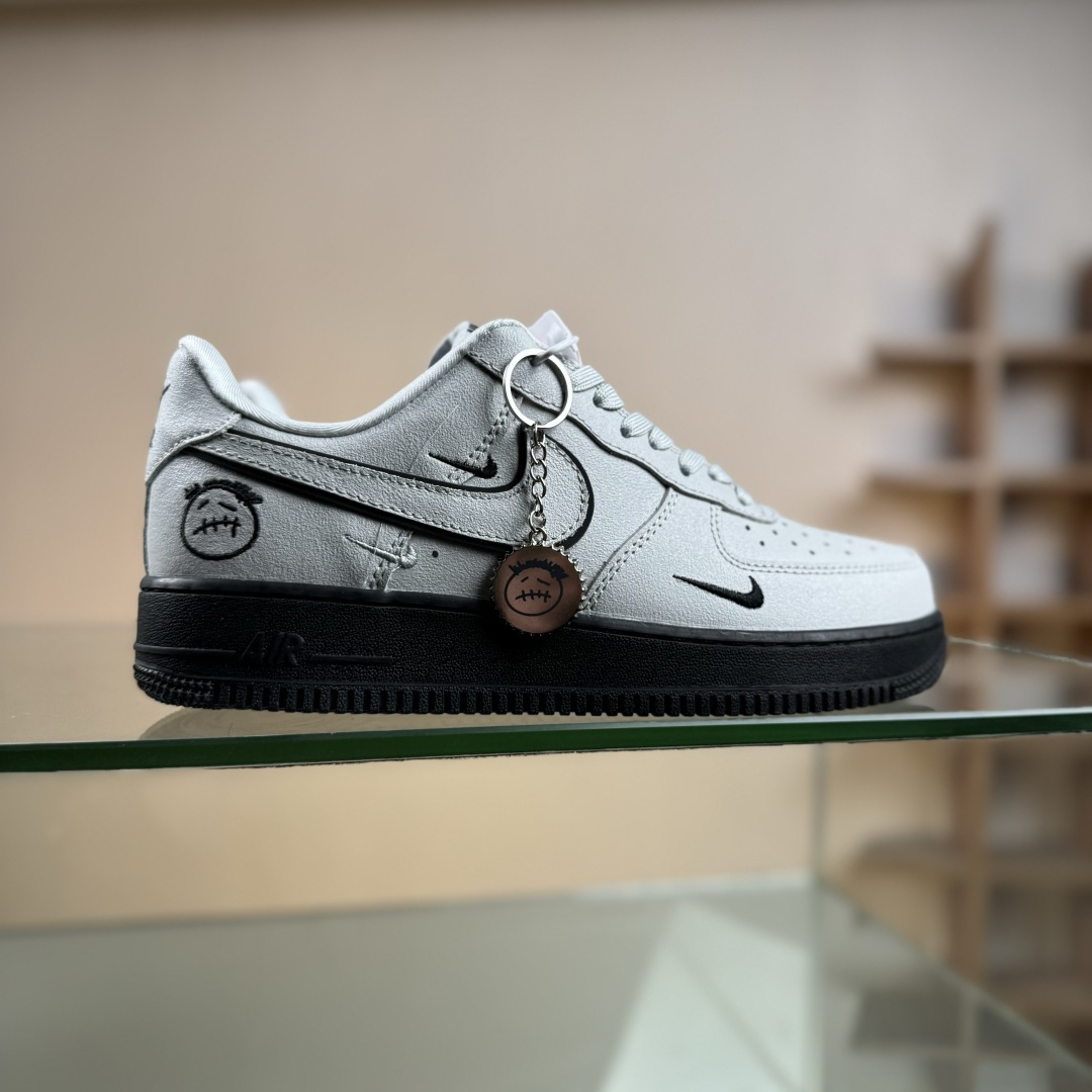 Nike Air Force 1’07 Low 冷调灰勾 空军一号低帮休闲板鞋 XL1979-128 Nike Air Force 1’07 Low 冷调灰勾 空军一号低帮休闲板鞋 XL1979-128