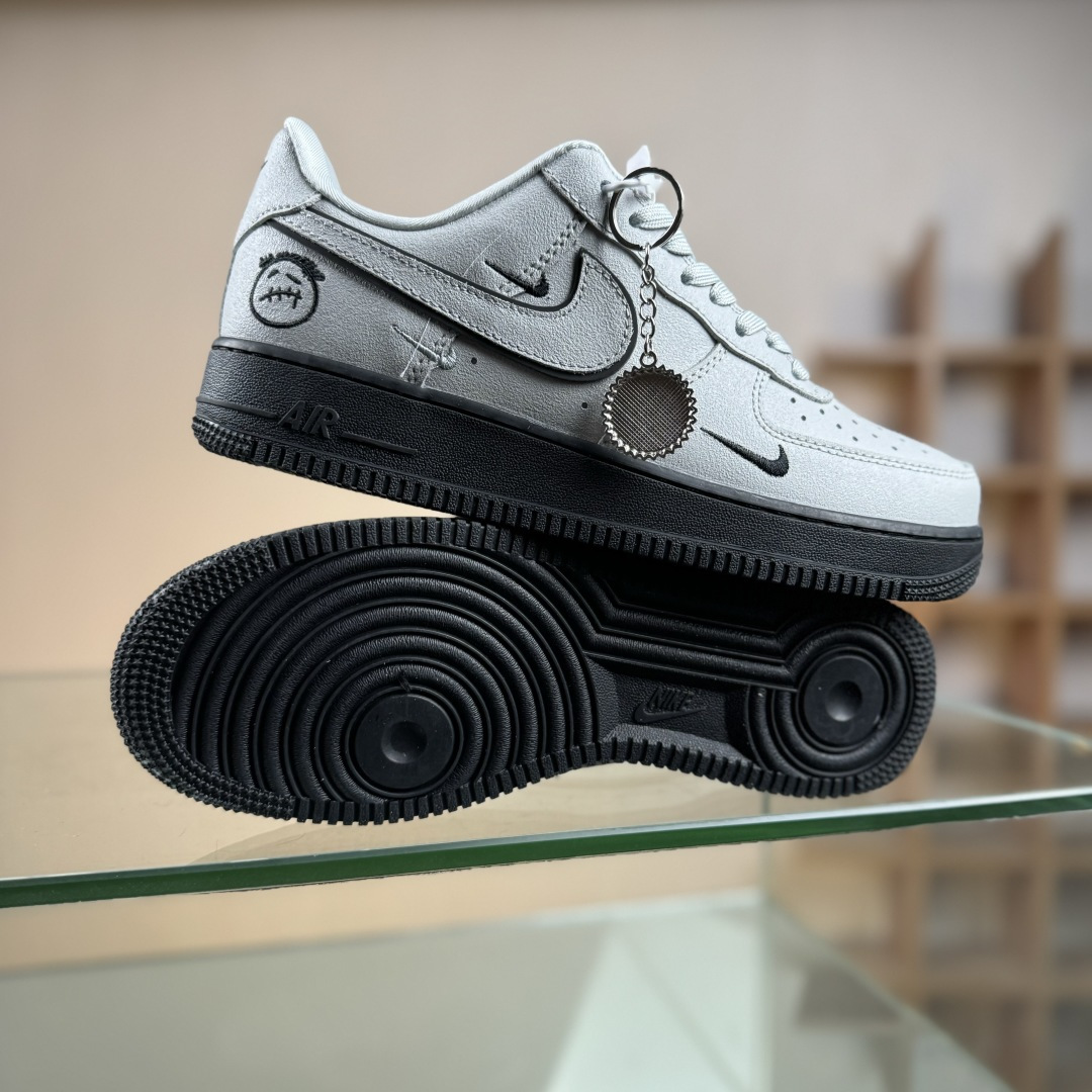 Nike Air Force 1'07 Low 冷调灰勾 空军一号低帮休闲板鞋 XL1979-128 Nike Air Force 1'07 Low 冷调灰勾 空军一号低帮休闲板鞋 XL1979-128