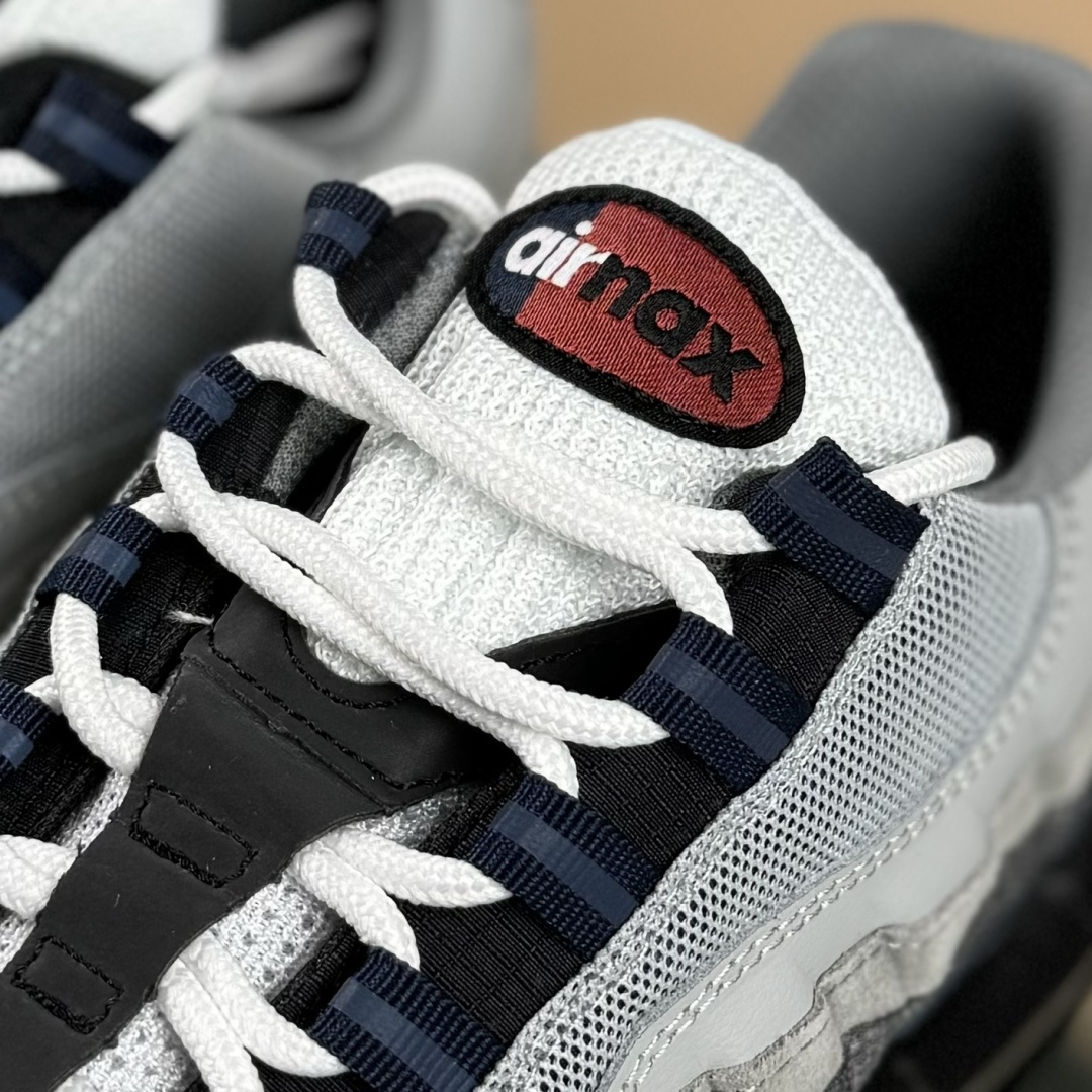 Nike Air Max 95 复古减震气垫跑鞋 DM0011-007 Nike Air Max 95 复古减震气垫跑鞋 DM0011-007