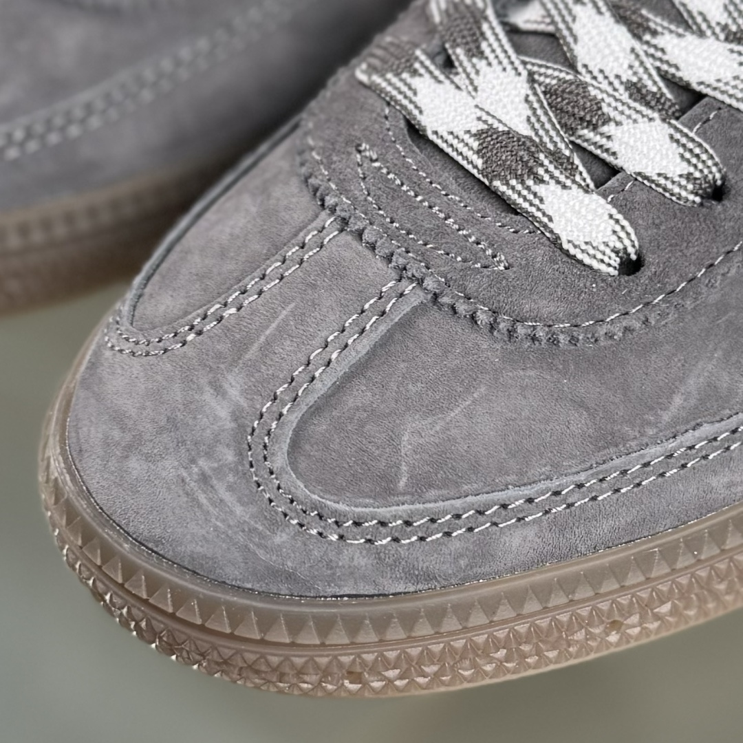 140 Ad Handball Spezial 复古单品 阿迪达斯经典款复古休闲板鞋 KJ6303-Chinese UA Cheap High Quatity Brand Clothes Bags handbags Sneakers wholesale wholesaler seller from China Factory suppliers Fashion Clothing Shoes best Quality Beautiful Price 140 Ad Handball Spezial 复古单品 阿迪达斯经典款复古休闲板鞋 KJ6303