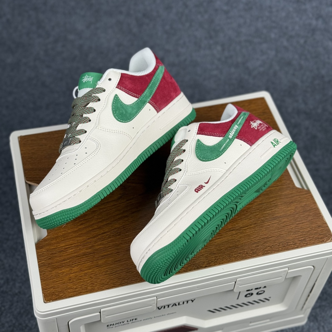 Nike Air Force 1 Low 07 x 斯图西联系 白绿红小勾满天星 XD9314-615 Nike Air Force 1 Low 07 x 斯图西联系 白绿红小勾满天星 XD9314-615