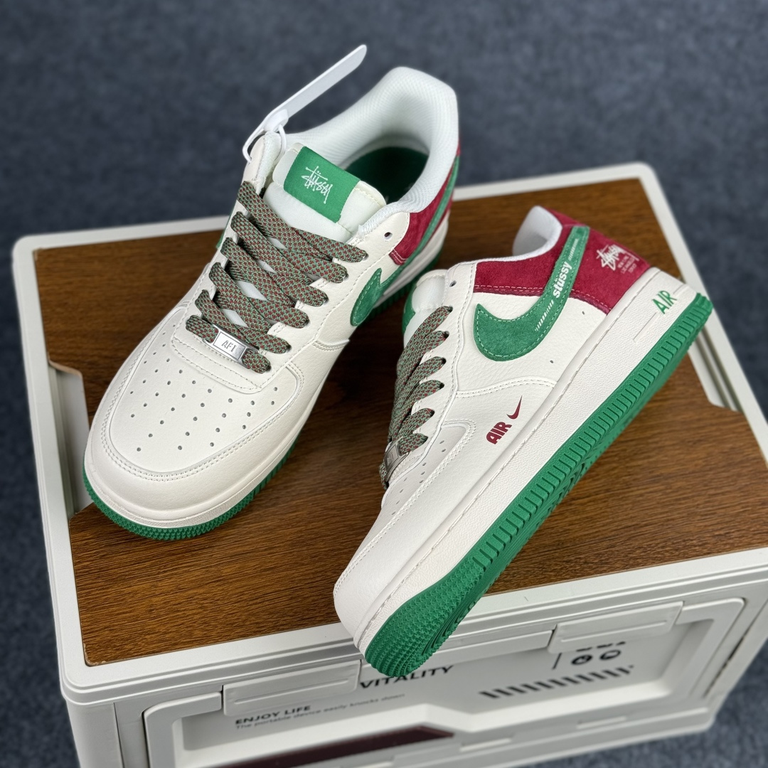 Nike Air Force 1 Low 07 x 斯图西联系 白绿红小勾满天星 XD9314-615 Nike Air Force 1 Low 07 x 斯图西联系 白绿红小勾满天星 XD9314-615
