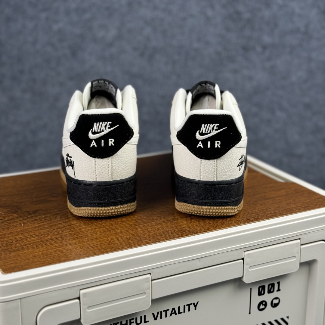 Nike Air Force 1'07 Low 斯图西联名 双拼米黑棕 空军一号低帮休闲板鞋 LD1999-006 Nike Air Force 1'07 Low 斯图西联名 双拼米黑棕 空军一号低帮休闲板鞋 LD1999-006