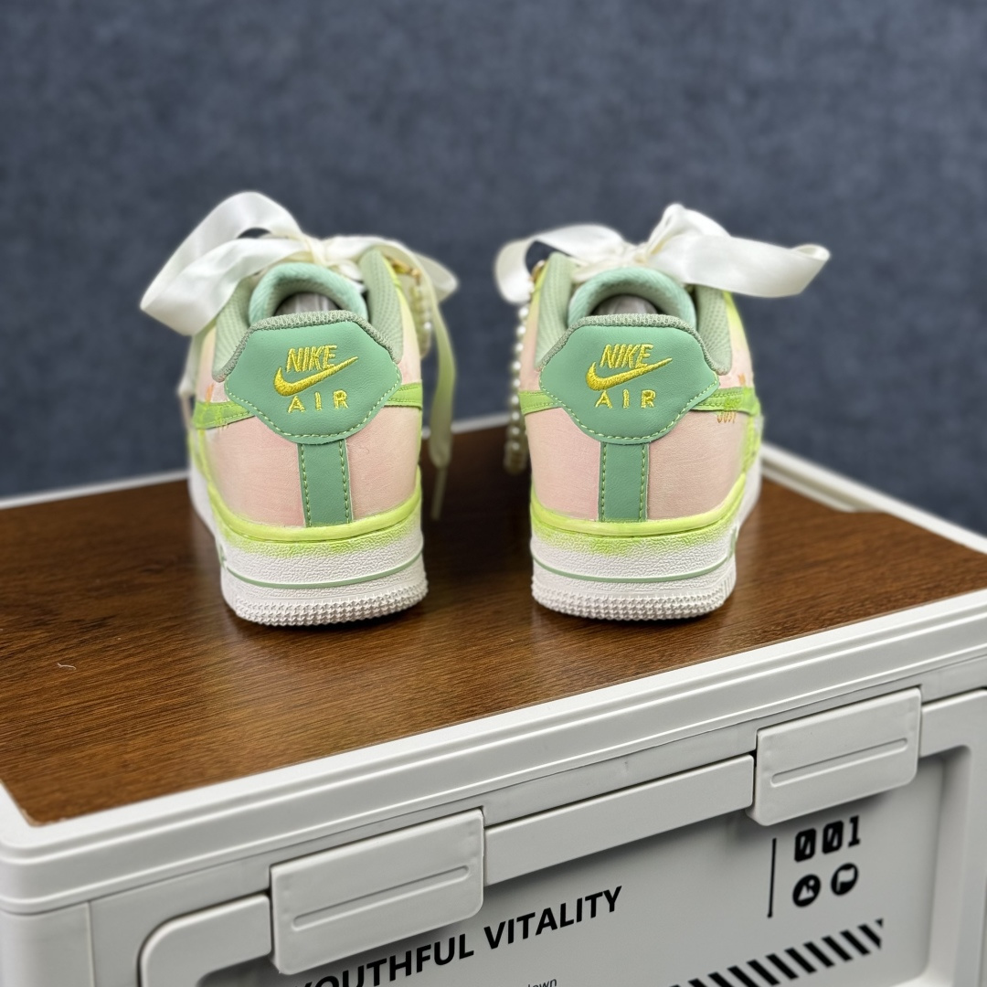 Nike Air Force 1'07 Low ”Pearl & Soft Jade” 手绘涂鸦 珍珠软玉 空军一号低帮休闲板鞋 FJ7740-101 Nike Air Force 1'07 Low ”Pearl & Soft Jade” 手绘涂鸦 珍珠软玉 空军一号低帮休闲板鞋 FJ7740-101