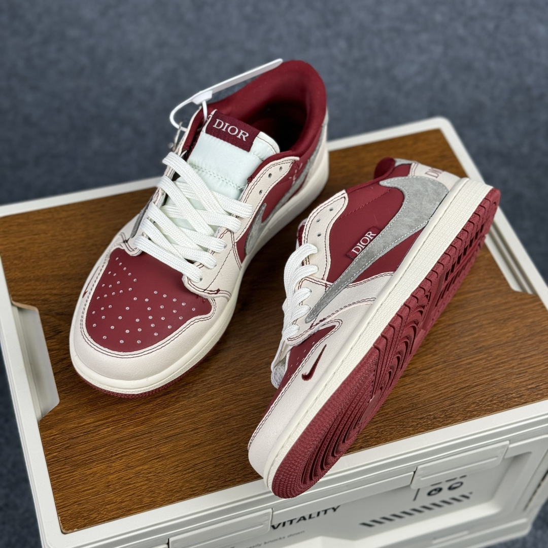 Nike Air Jordan 1 x Travis Scott AJ1倒勾 乔一倒钩 ‘DIY’定制 耐克 低帮文化篮球鞋 XX2025-082 Nike Air Jordan 1 x Travis Scott AJ1倒勾 乔一倒钩 ‘DIY’定制 耐克 低帮文化篮球鞋 XX2025-082