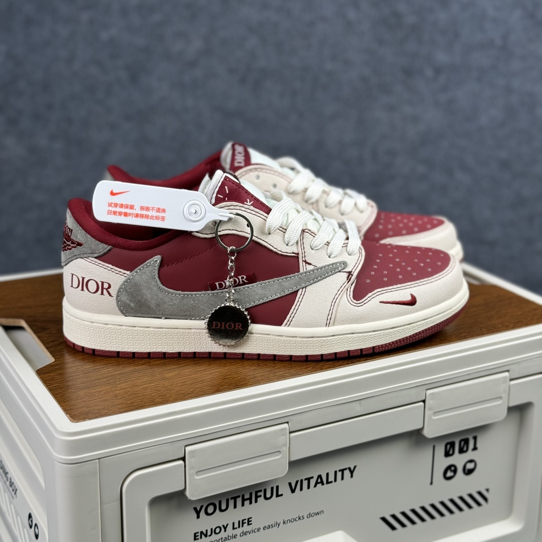 Nike Air Jordan 1 x Travis Scott AJ1倒勾 乔一倒钩 ‘DIY’定制 耐克 低帮文化篮球鞋 XX2025-082 Nike Air Jordan 1 x Travis Scott AJ1倒勾 乔一倒钩 ‘DIY’定制 耐克 低帮文化篮球鞋 XX2025-082