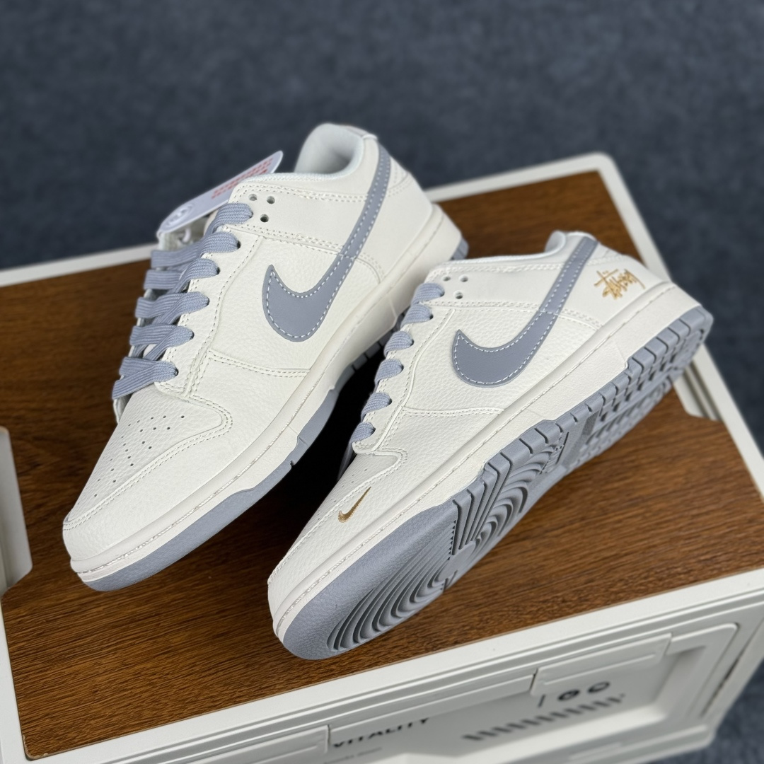 Nike SB Dunk Low 斯图西联名 米灰金标 周年高端定制 低帮休闲板鞋 JP1628-040 Nike SB Dunk Low 斯图西联名 米灰金标 周年高端定制 低帮休闲板鞋 JP1628-040