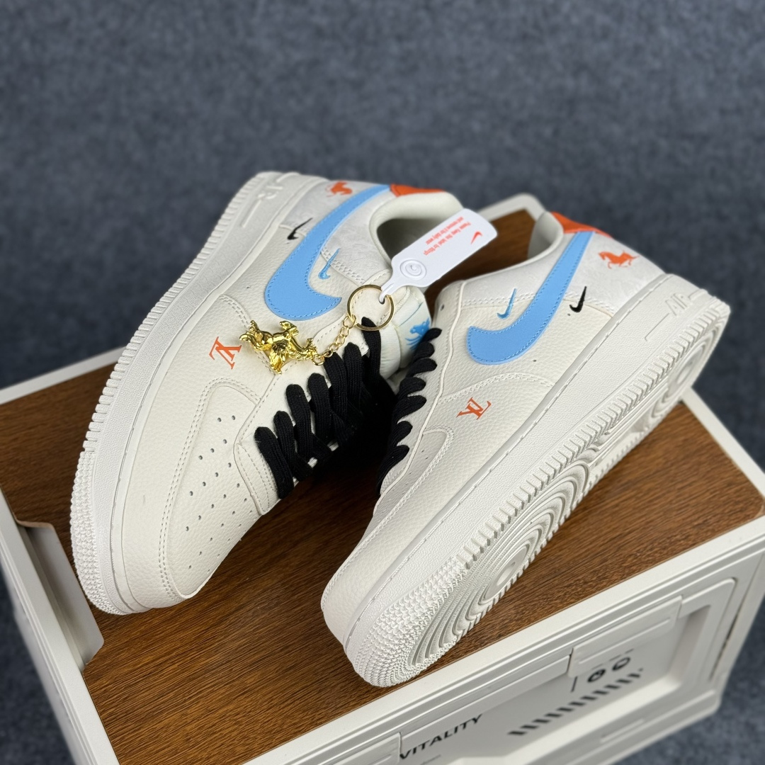 Nike Air Force 1'07 Low 联名马年限定 彩色拼接丝绸 空军一号低帮休闲板鞋 FV3694-100-Top High Quatity Cheap Sneakers Fashion Clothing Clothes Bags handbags Shoes of all Brand wholesale With The best Quality And Beautiful Price from China Factory Chinese suppliers wholesaler seller Nike Air Force 1'07 Low 联名马年限定 彩色拼接丝绸 空军一号低帮休闲板鞋 FV3694-100