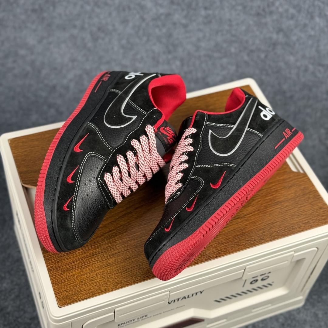 Nike Air Force 1'07 Low 黑红格调 空军一号低帮休闲板鞋 SS1979-009 Nike Air Force 1'07 Low 黑红格调 空军一号低帮休闲板鞋 SS1979-009