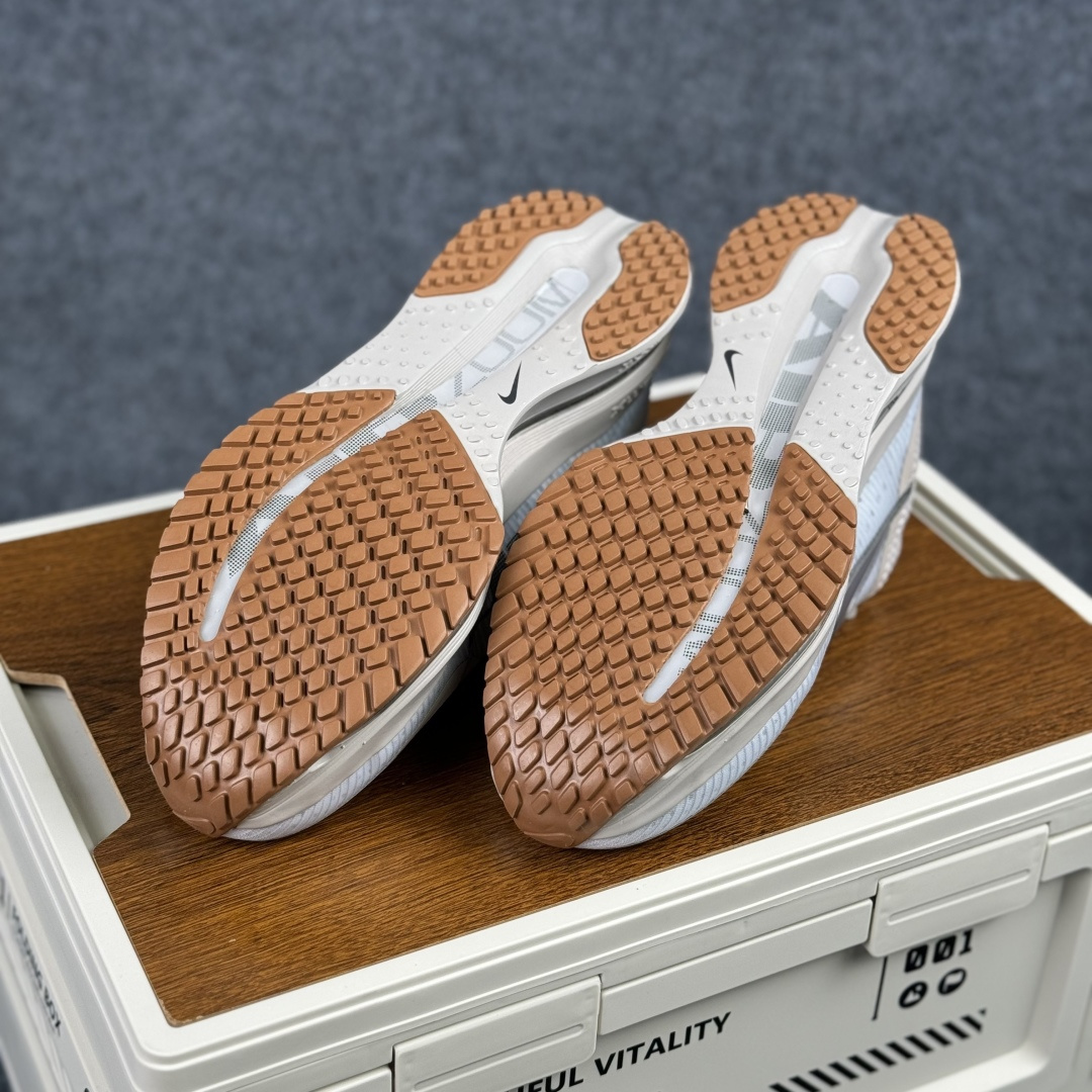 Nike Air Zoom Pegasus Premium 耐克网面全掌气垫缓震跑鞋 HQ2592-010 Nike Air Zoom Pegasus Premium 耐克网面全掌气垫缓震跑鞋 HQ2592-010