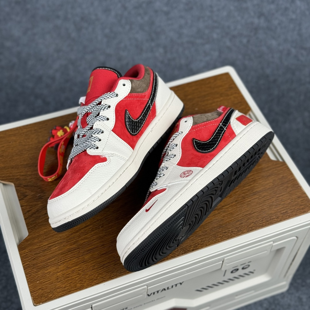 Air Jordan 1 Low AJ1 乔1马年限定 骏马奔腾 高端定制 低帮复古篮球鞋 FC7688-203 Air Jordan 1 Low AJ1 乔1马年限定 骏马奔腾 高端定制 低帮复古篮球鞋 FC7688-203