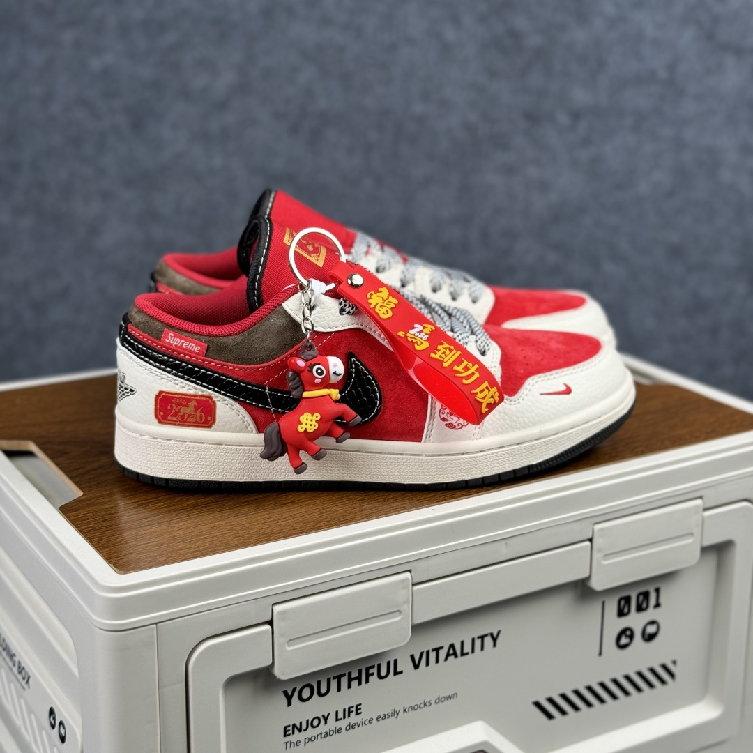 Air Jordan 1 Low AJ1 乔1马年限定 骏马奔腾 高端定制 低帮复古篮球鞋 FC7688-203 Air Jordan 1 Low AJ1 乔1马年限定 骏马奔腾 高端定制 低帮复古篮球鞋 FC7688-203