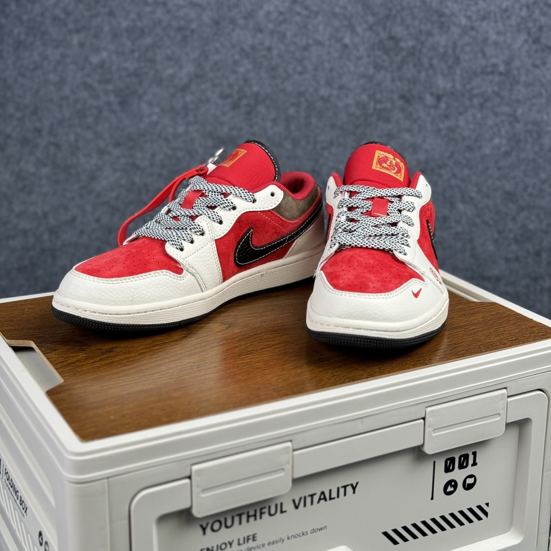 Air Jordan 1 Low AJ1 乔1马年限定 骏马奔腾 高端定制 低帮复古篮球鞋 FC7688-203 Air Jordan 1 Low AJ1 乔1马年限定 骏马奔腾 高端定制 低帮复古篮球鞋 FC7688-203
