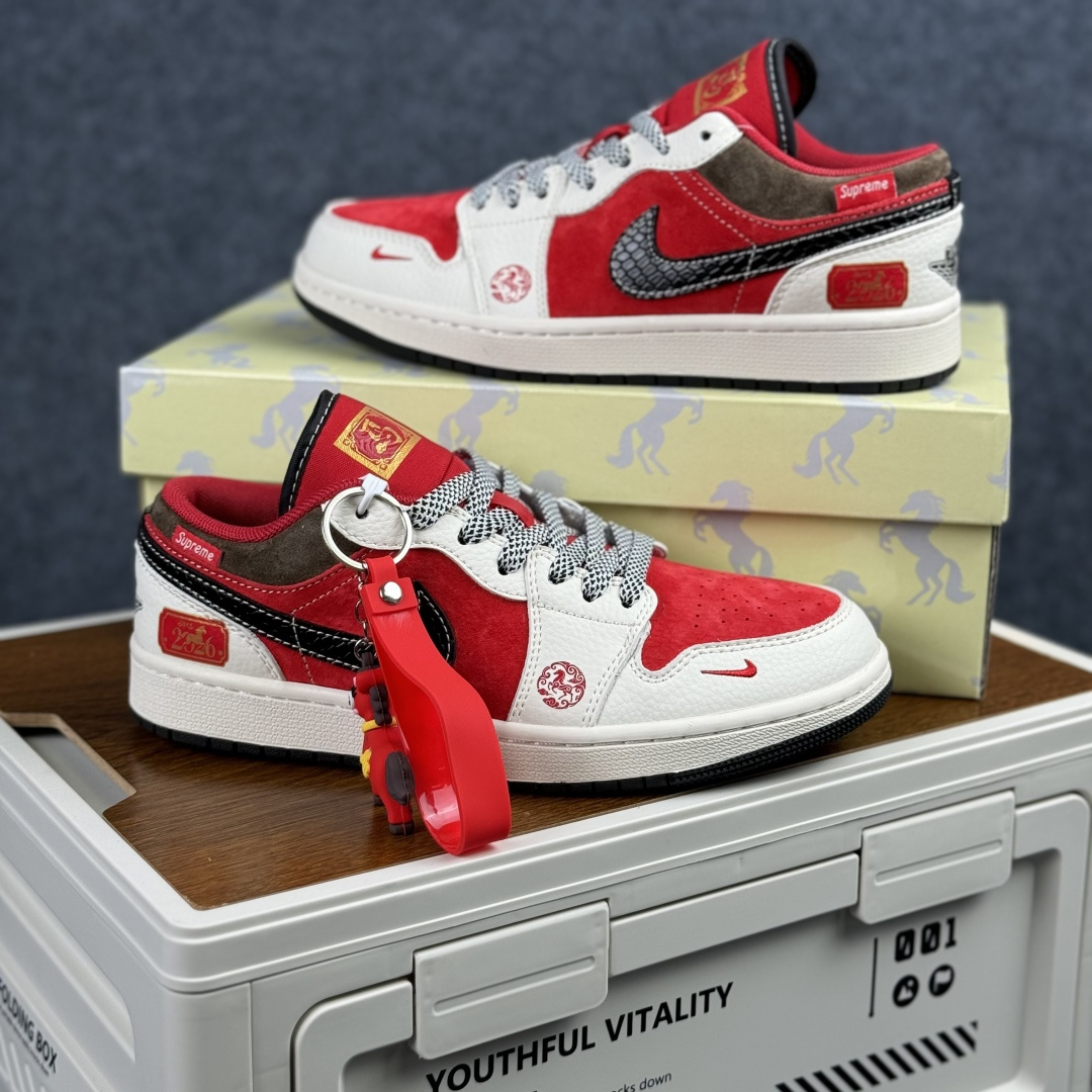 Air Jordan 1 Low AJ1 乔1马年限定 骏马奔腾 高端定制 低帮复古篮球鞋 FC7688-203 Air Jordan 1 Low AJ1 乔1马年限定 骏马奔腾 高端定制 低帮复古篮球鞋 FC7688-203