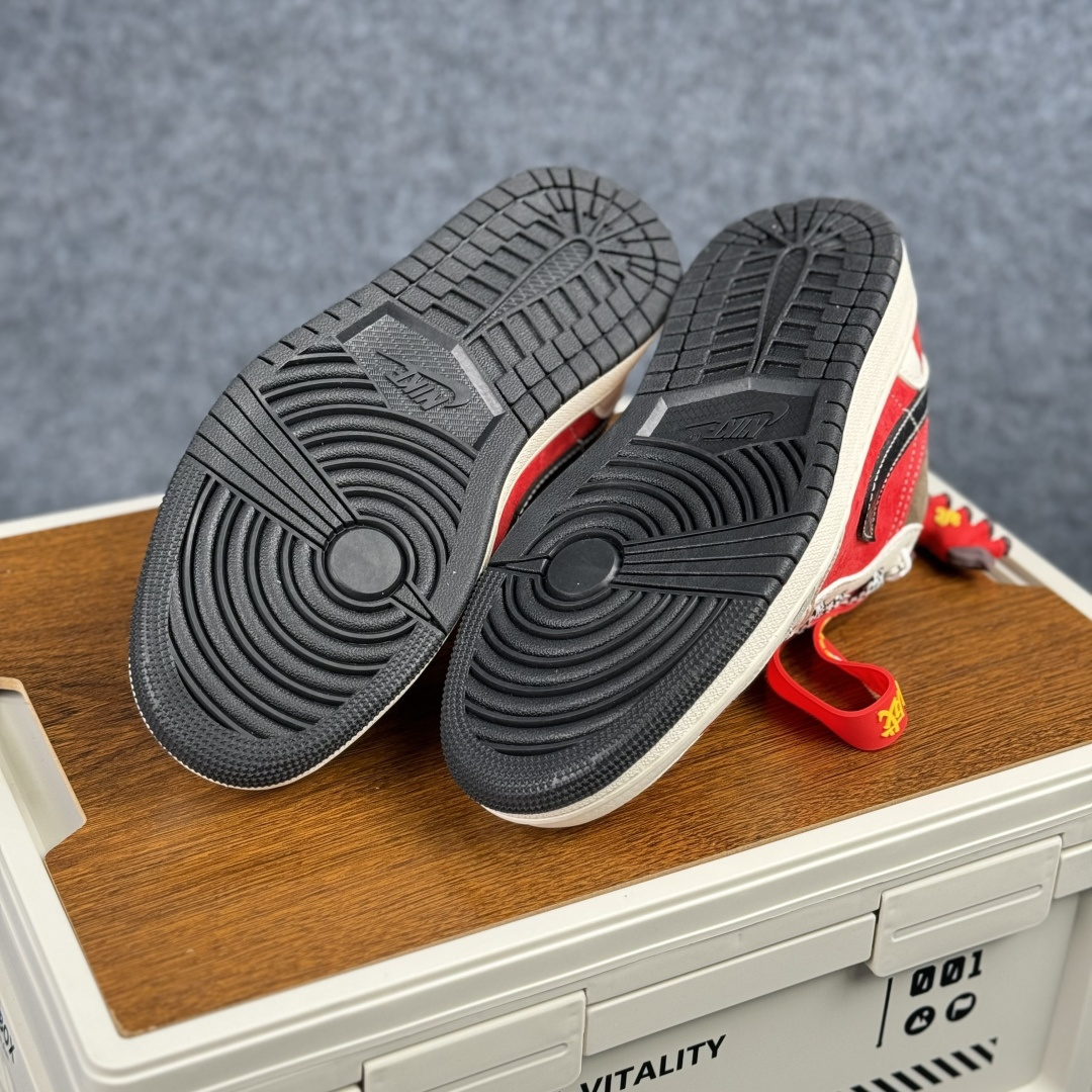 Air Jordan 1 Low AJ1 乔1马年限定 骏马奔腾 高端定制 低帮复古篮球鞋 FC7688-203 Air Jordan 1 Low AJ1 乔1马年限定 骏马奔腾 高端定制 低帮复古篮球鞋 FC7688-203