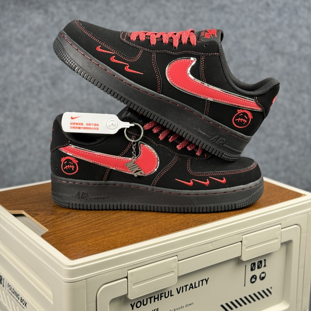 空军一号低帮休闲鞋 Nike Air Force 1'07 LX 鬼脸黑红 DD1982-339-Top High Quatity Cheap Sneakers Fashion Clothing Clothes Bags handbags Shoes of all Brand wholesale With The best Quality And Beautiful Price from China Factory Chinese suppliers wholesaler seller 空军一号低帮休闲鞋 Nike Air Force 1'07 LX 鬼脸黑红 DD1982-339