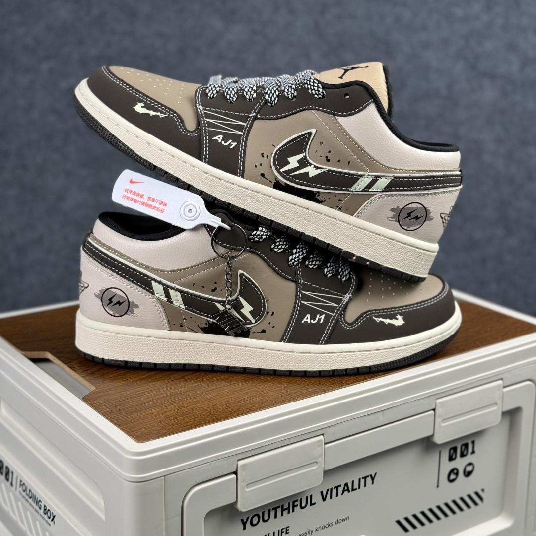 Nike Air Jordan 1 Low AJ1乔1低帮休闲板鞋 LR8888-018-Top High Quatity Cheap Sneakers Fashion Clothing Clothes Bags handbags Shoes of all Brand wholesale With The best Quality And Beautiful Price from China Factory Chinese suppliers wholesaler seller Nike Air Jordan 1 Low AJ1乔1低帮休闲板鞋 LR8888-018