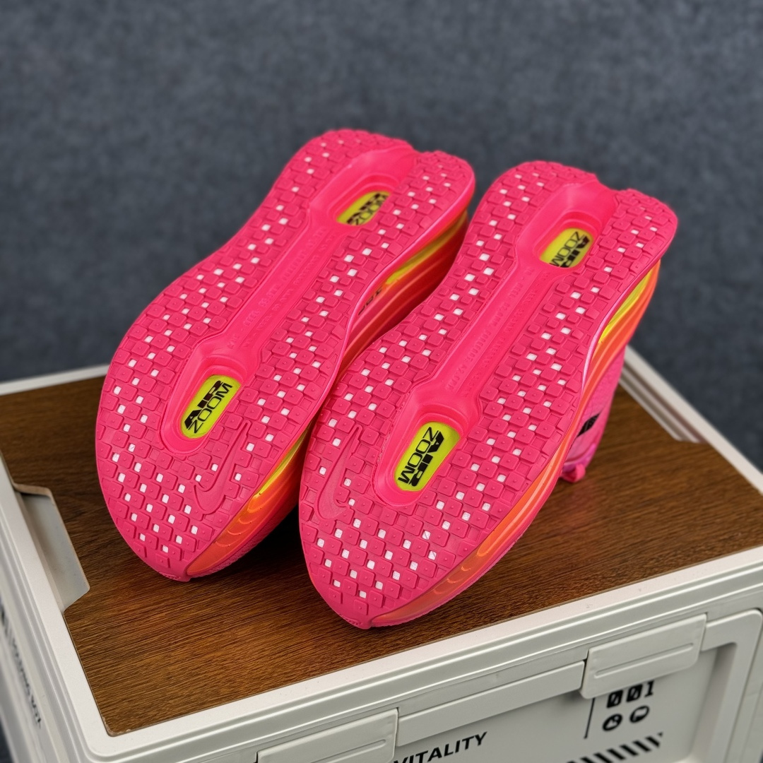 Nike Air Zoom Vomero Premium 耐克网面厚底气垫跑鞋 HM5973-603-Top High Quatity Cheap Sneakers Fashion Clothing Clothes Bags handbags Shoes of all Brand wholesale With The best Quality And Beautiful Price from China Factory Chinese suppliers wholesaler seller Nike Air Zoom Vomero Premium 耐克网面厚底气垫跑鞋 HM5973-603