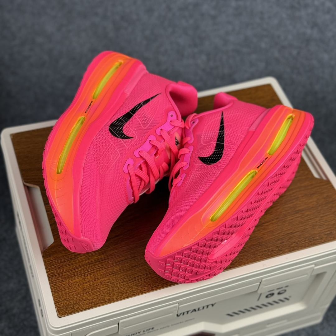 Nike Air Zoom Vomero Premium 耐克网面厚底气垫跑鞋 HM5973-603-Top High Quatity Cheap Sneakers Fashion Clothing Clothes Bags handbags Shoes of all Brand wholesale With The best Quality And Beautiful Price from China Factory Chinese suppliers wholesaler seller Nike Air Zoom Vomero Premium 耐克网面厚底气垫跑鞋 HM5973-603