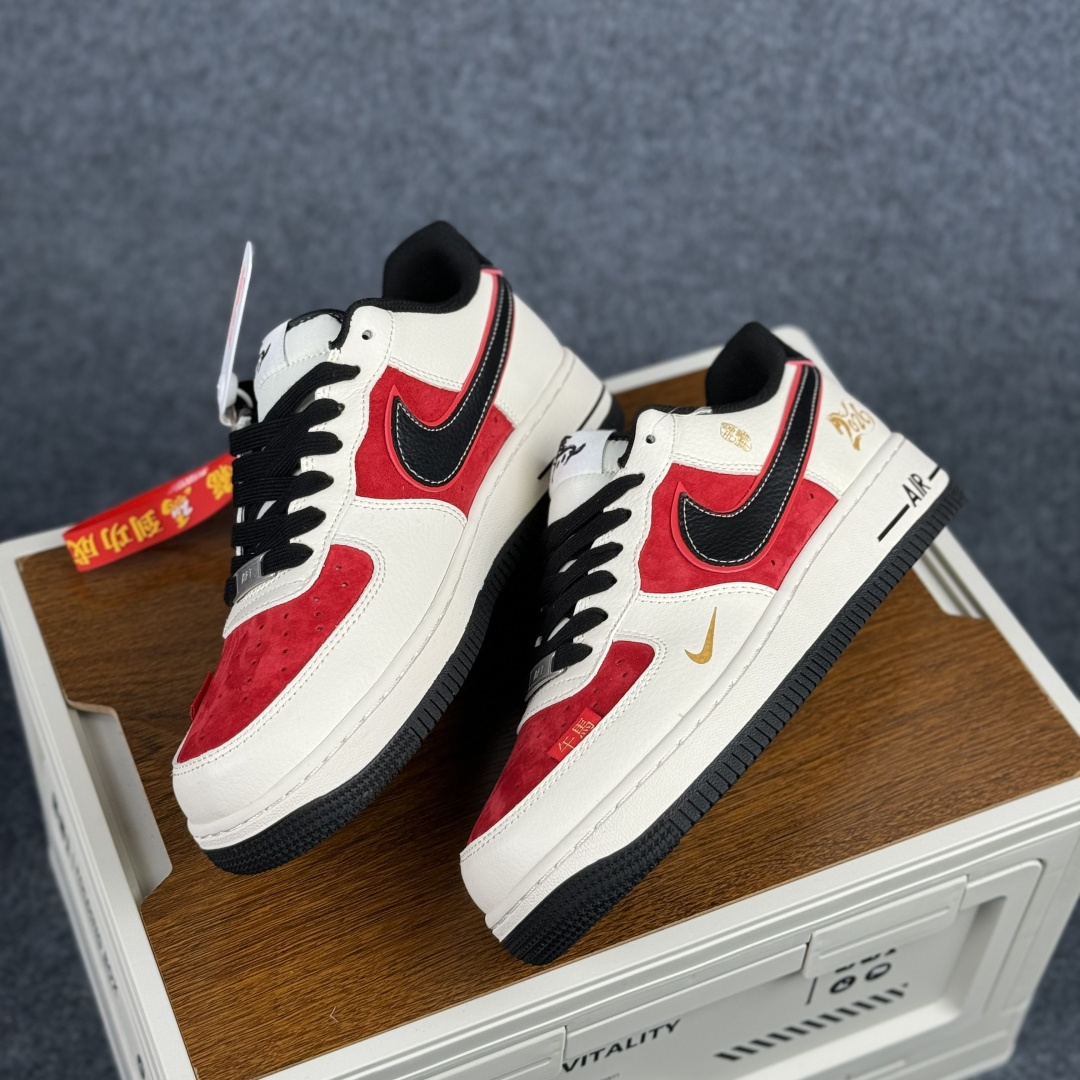 NIke Air Force 1 '07 Low “马年限定-米黑红金马”空军一号 低帮 运动鞋 休闲鞋 HT5088-616-Top High Quatity Cheap Sneakers Fashion Clothing Clothes Bags handbags Shoes of all Brand wholesale With The best Quality And Beautiful Price from China Factory Chinese suppliers wholesaler seller NIke Air Force 1 '07 Low “马年限定-米黑红金马”空军一号 低帮 运动鞋 休闲鞋 HT5088-616