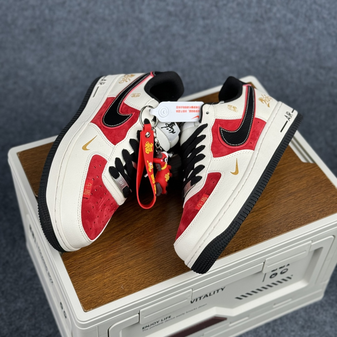 NIke Air Force 1 '07 Low “马年限定-米黑红金马”空军一号 低帮 运动鞋 休闲鞋 HT5088-616-Top High Quatity Cheap Sneakers Fashion Clothing Clothes Bags handbags Shoes of all Brand wholesale With The best Quality And Beautiful Price from China Factory Chinese suppliers wholesaler seller NIke Air Force 1 '07 Low “马年限定-米黑红金马”空军一号 低帮 运动鞋 休闲鞋 HT5088-616