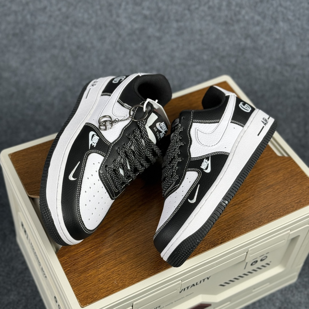 NIke Air Force 1 '07 Low “古驰联名-熊猫黑白”空军一号 低帮 运动鞋 休闲鞋 DD1982-340