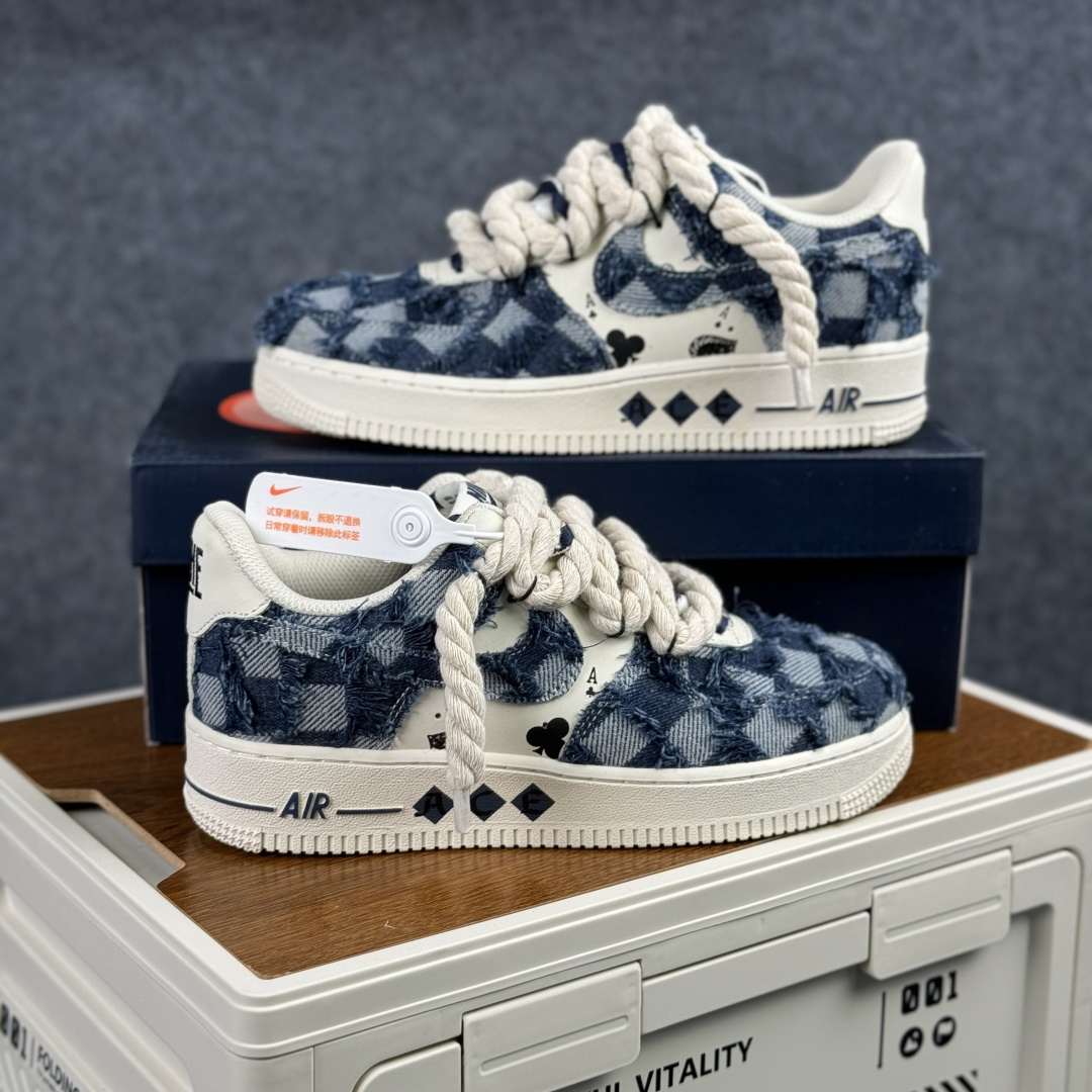 手绘涂鸦“扑克牛仔”Nike Air Force 1 “ACE”空军一号定制板鞋 复古牛仔与扑克元素的创意碰撞 FB0607-909-Top High Quatity Cheap Sneakers Fashion Clothing Clothes Bags handbags Shoes of all Brand wholesale With The best Quality And Beautiful Price from China Factory Chinese suppliers wholesaler seller 手绘涂鸦“扑克牛仔”Nike Air Force 1 “ACE”空军一号定制板鞋 复古牛仔与扑克元素的创意碰撞 FB0607-909