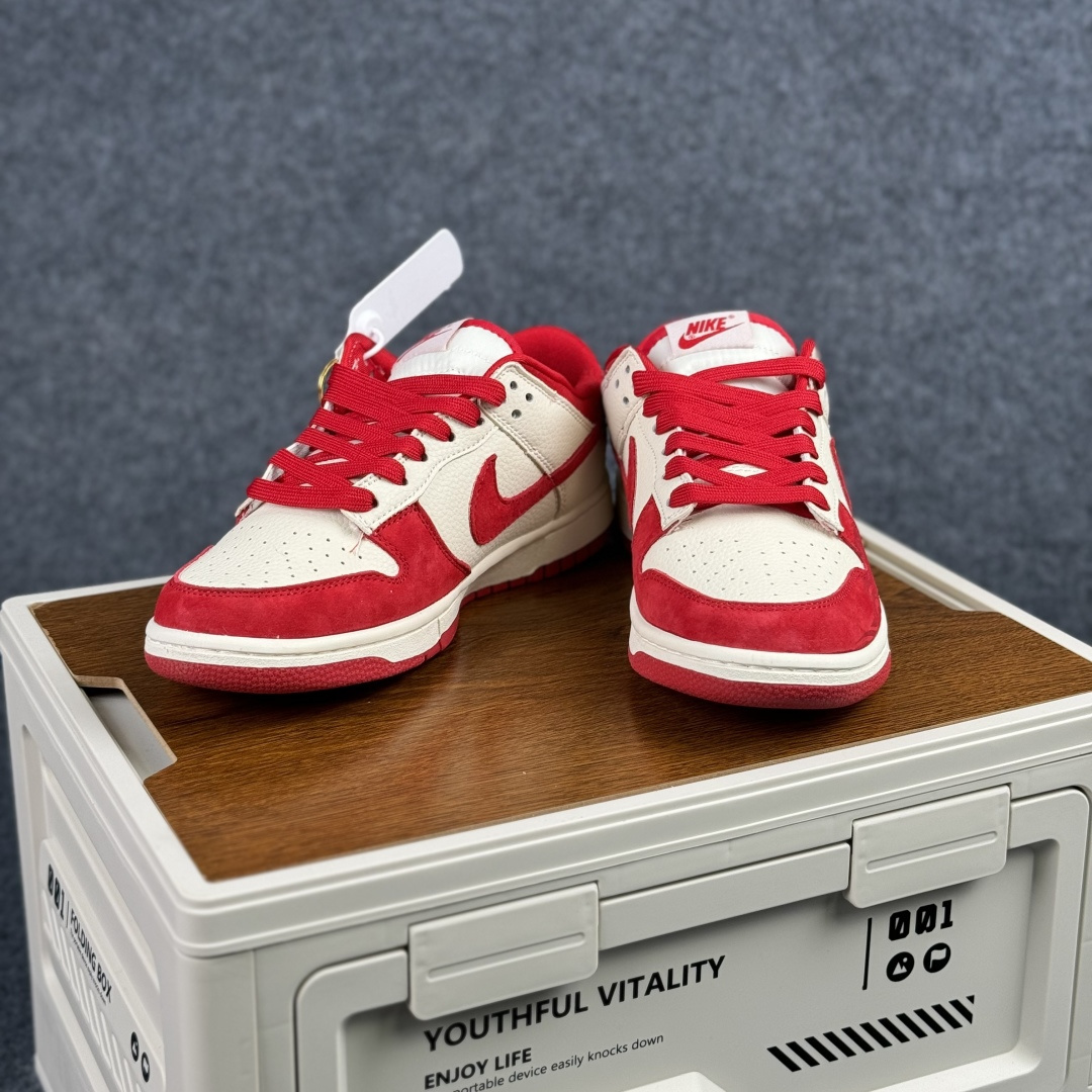 280 Nike SB Dunk Low 马年限定 白红金祥云 高端定制 低帮休闲板鞋 SD8888-008-Chinese UA Cheap High Quatity Brand Clothes Bags handbags Sneakers wholesale wholesaler seller from China Factory suppliers Fashion Clothing Shoes best Quality Beautiful Price 280 Nike SB Dunk Low 马年限定 白红金祥云 高端定制 低帮休闲板鞋 SD8888-008