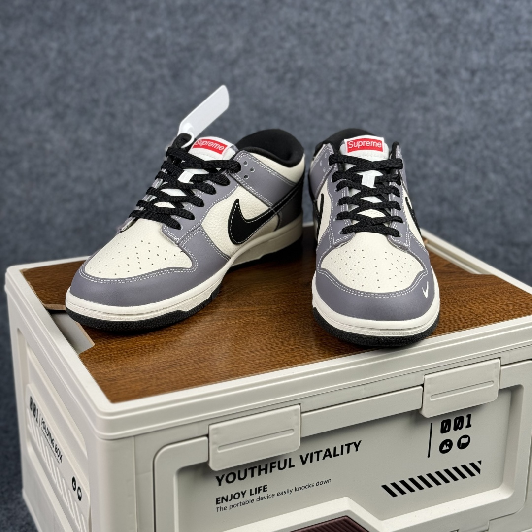 280 Nike Dunk Low Retro ‘DIY高端定制’耐克 低帮休闲运动板鞋 MN1688-110-Chinese UA Cheap High Quatity Brand Clothes Bags handbags Sneakers wholesale wholesaler seller from China Factory suppliers Fashion Clothing Shoes best Quality Beautiful Price 280 Nike Dunk Low Retro ‘DIY高端定制’耐克 低帮休闲运动板鞋 MN1688-110