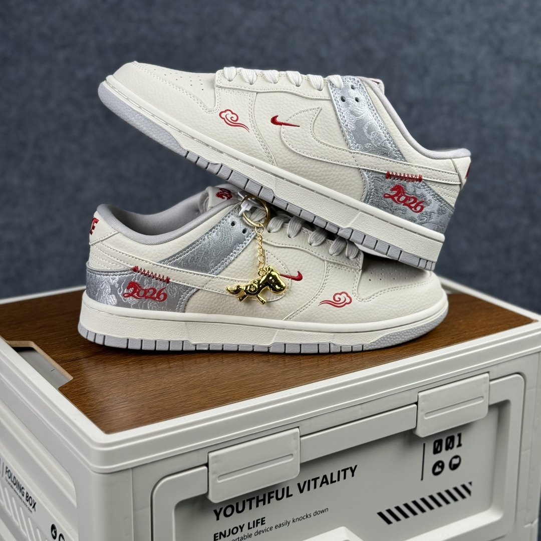 280 Nike SB Dunk Low 马年限定 白银中国风 高端定制 低帮休闲板鞋 DS6608-022-Chinese UA Cheap High Quatity Brand Clothes Bags handbags Sneakers wholesale wholesaler seller from China Factory suppliers Fashion Clothing Shoes best Quality Beautiful Price 280 Nike SB Dunk Low 马年限定 白银中国风 高端定制 低帮休闲板鞋 DS6608-022