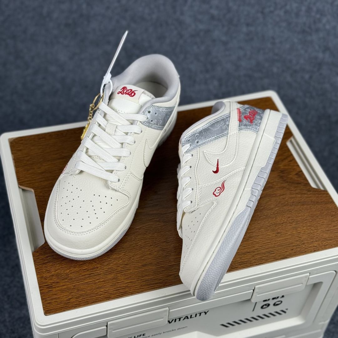 280 Nike SB Dunk Low 马年限定 白银中国风 高端定制 低帮休闲板鞋 DS6608-022-Chinese UA Cheap High Quatity Brand Clothes Bags handbags Sneakers wholesale wholesaler seller from China Factory suppliers Fashion Clothing Shoes best Quality Beautiful Price 280 Nike SB Dunk Low 马年限定 白银中国风 高端定制 低帮休闲板鞋 DS6608-022