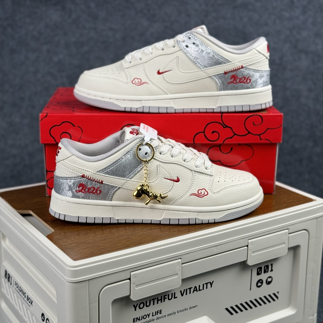280 Nike SB Dunk Low 马年限定 白银中国风 高端定制 低帮休闲板鞋 DS6608-022-Chinese UA Cheap High Quatity Brand Clothes Bags handbags Sneakers wholesale wholesaler seller from China Factory suppliers Fashion Clothing Shoes best Quality Beautiful Price 280 Nike SB Dunk Low 马年限定 白银中国风 高端定制 低帮休闲板鞋 DS6608-022