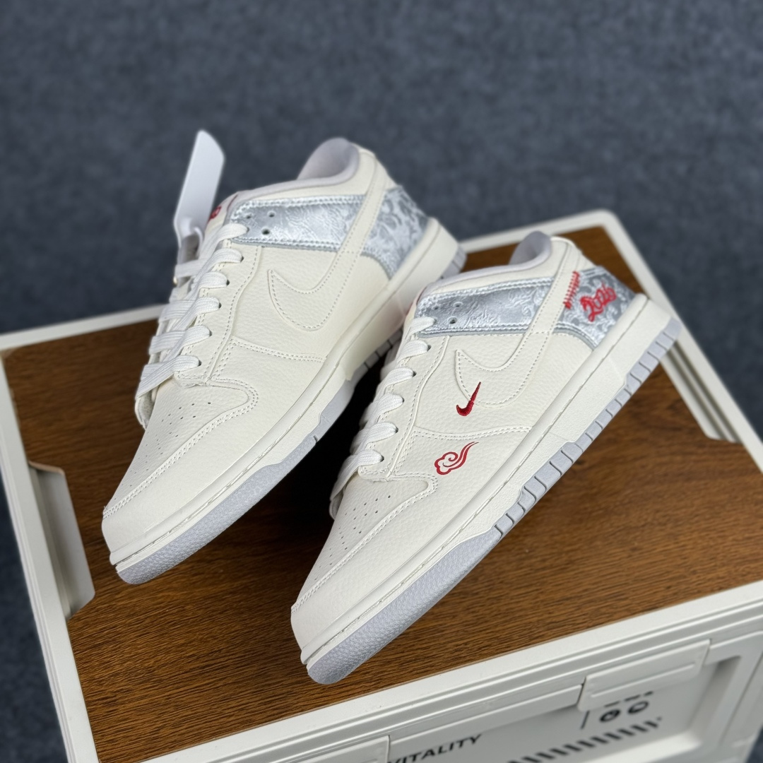 280 Nike SB Dunk Low 马年限定 白银中国风 高端定制 低帮休闲板鞋 DS6608-022-Chinese UA Cheap High Quatity Brand Clothes Bags handbags Sneakers wholesale wholesaler seller from China Factory suppliers Fashion Clothing Shoes best Quality Beautiful Price 280 Nike SB Dunk Low 马年限定 白银中国风 高端定制 低帮休闲板鞋 DS6608-022