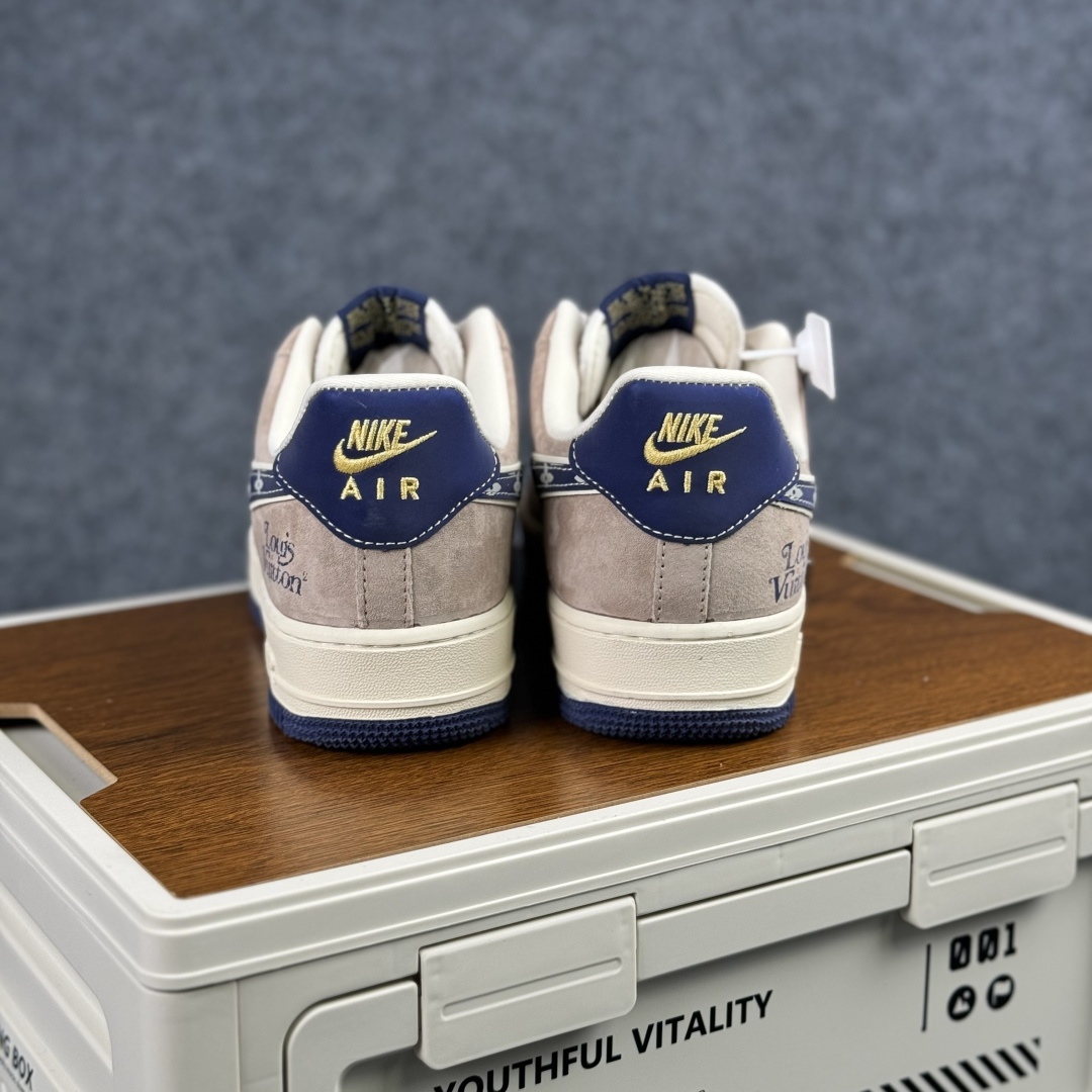 260 Nike Air Force 1 '07 Low LV联名 灰蓝猪八革 空军一号低帮休闲板鞋 KL1688-004-Chinese UA Cheap High Quatity Brand Clothes Bags handbags Sneakers wholesale wholesaler seller from China Factory suppliers Fashion Clothing Shoes best Quality Beautiful Price 260 Nike Air Force 1 '07 Low LV联名 灰蓝猪八革 空军一号低帮休闲板鞋 KL1688-004