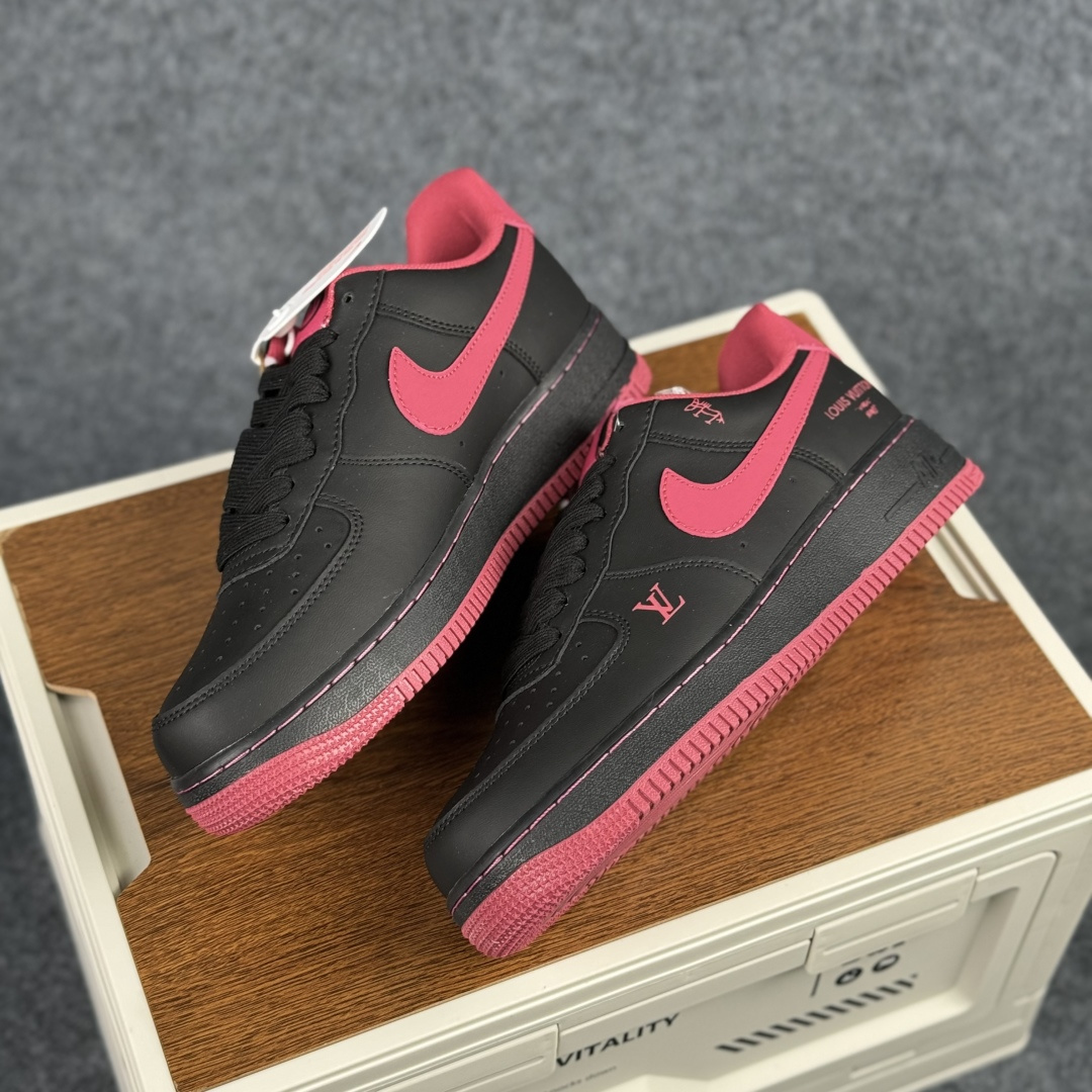 260 Nike Air Force 1'07 Low 马年限定 墨黑玫红 空军一号低帮休闲板鞋 FV3694-102-Chinese UA Cheap High Quatity Brand Clothes Bags handbags Sneakers wholesale wholesaler seller from China Factory suppliers Fashion Clothing Shoes best Quality Beautiful Price 260 Nike Air Force 1'07 Low 马年限定 墨黑玫红 空军一号低帮休闲板鞋 FV3694-102