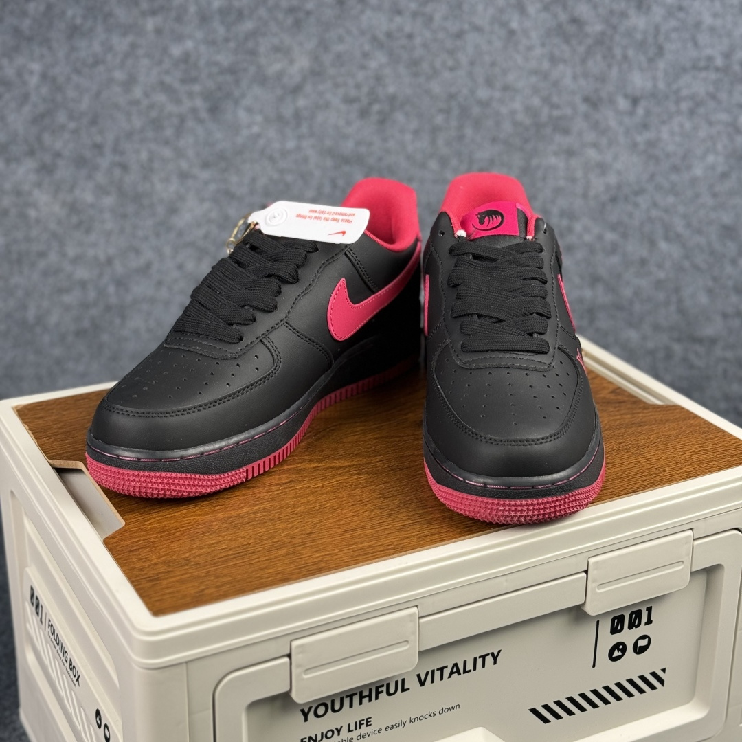 260 Nike Air Force 1'07 Low 马年限定 墨黑玫红 空军一号低帮休闲板鞋 FV3694-102-Chinese UA Cheap High Quatity Brand Clothes Bags handbags Sneakers wholesale wholesaler seller from China Factory suppliers Fashion Clothing Shoes best Quality Beautiful Price 260 Nike Air Force 1'07 Low 马年限定 墨黑玫红 空军一号低帮休闲板鞋 FV3694-102