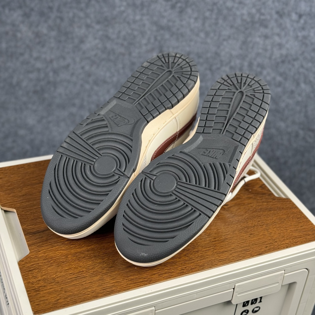 280 Nike SB Dunk Low 马年 奶白红 低帮休闲板鞋 IM6670-202-Chinese UA Cheap High Quatity Brand Clothes Bags handbags Sneakers wholesale wholesaler seller from China Factory suppliers Fashion Clothing Shoes best Quality Beautiful Price 280 Nike SB Dunk Low 马年 奶白红 低帮休闲板鞋 IM6670-202